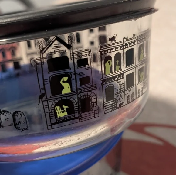 Pyrex Halloween bowls - Picture 5 of 9